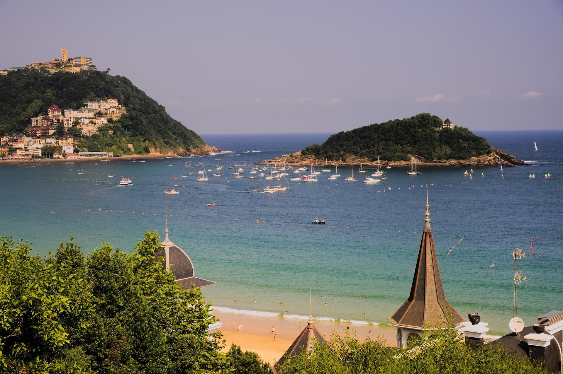 La Concha bay in San Sebastián from the hillside